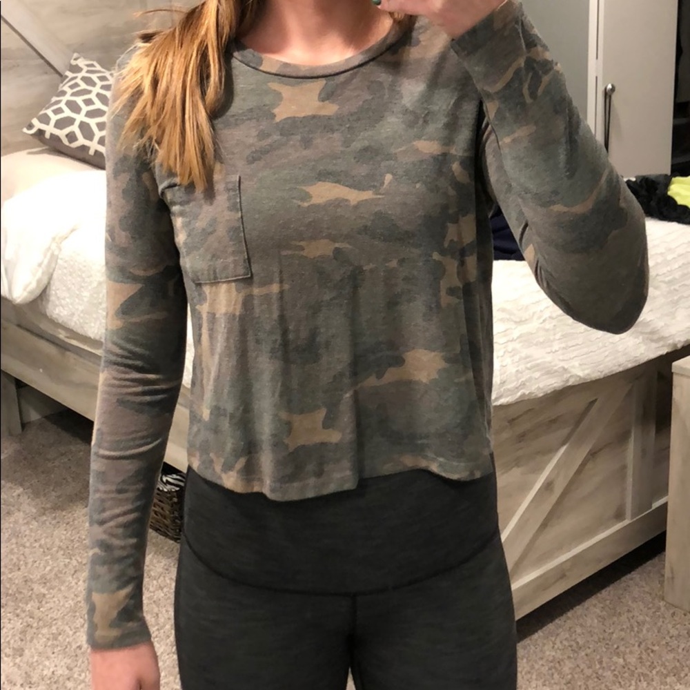 Camo long sleeve crop top with pocket